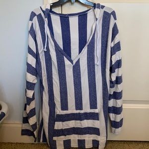 long sleeve top with hood and pocket